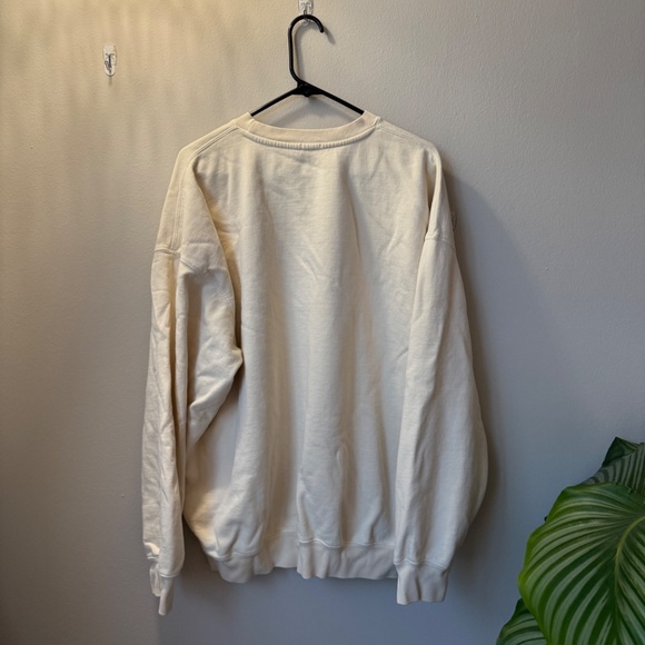 Brandy Melville Crewneck - Picture 5 of 5